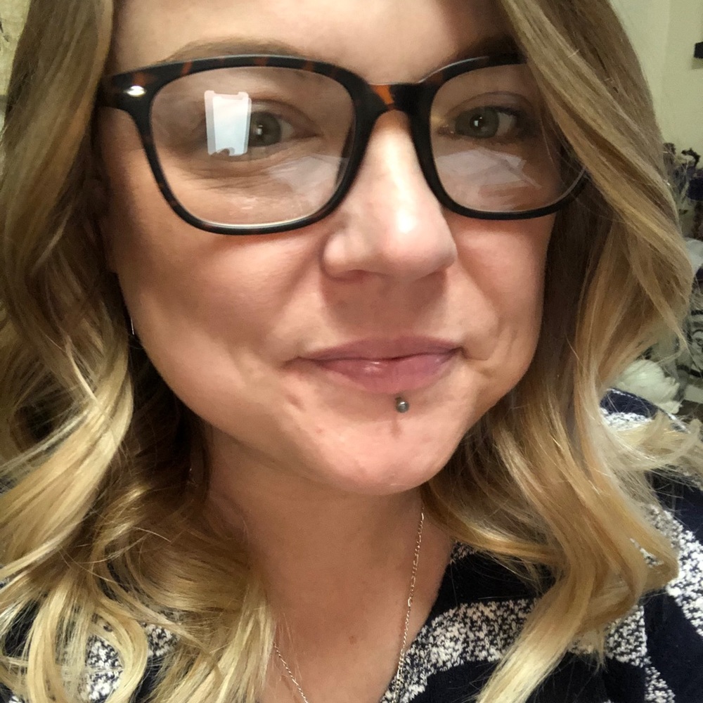 Meet your Posher, Stacy